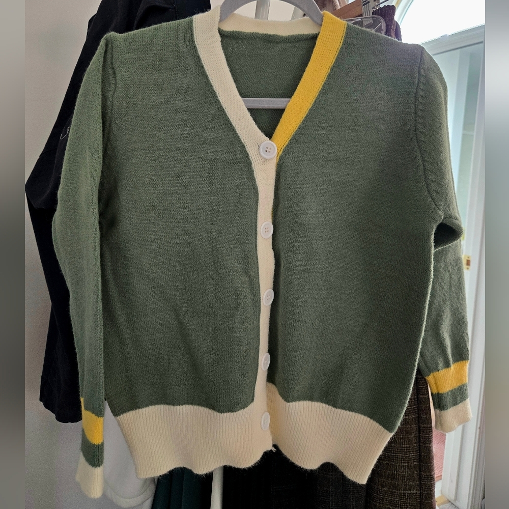 Green V‑Neck Button Cardigan with Cream & Yellow Trim
